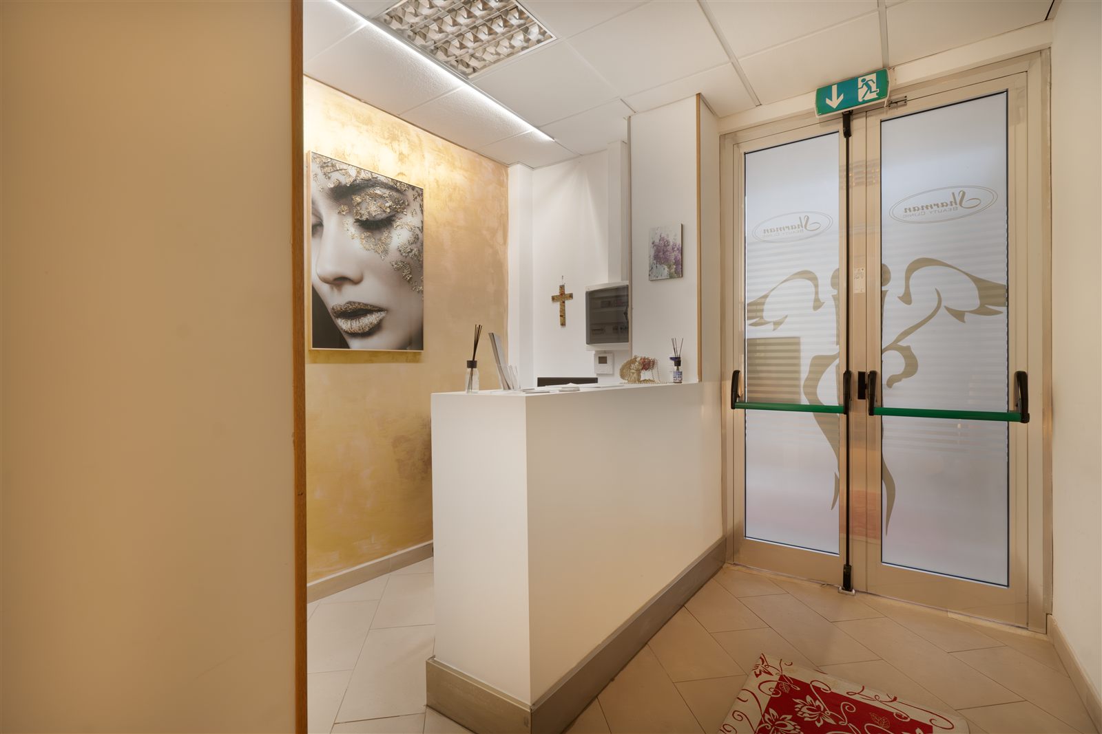 La reception della Sharman Beauty Clinic ad Alghero